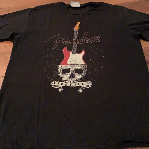 Fender Other - Fender Guitars Stratocaster Skull Tee